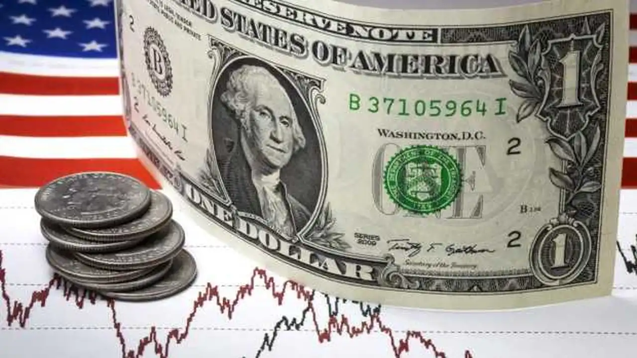 أسعار الدولار تسجل تباينات جديدة في ختام تعاملات البنوك يوم الجمعة